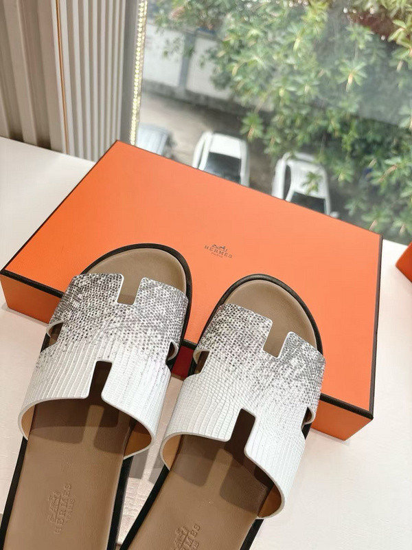 H*rmes Sandals