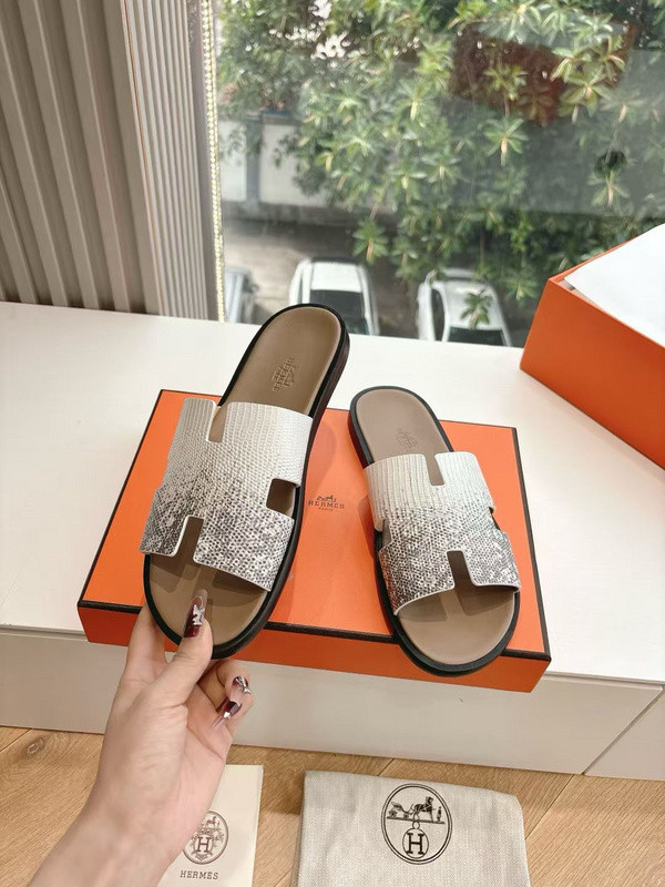 H*rmes Sandals
