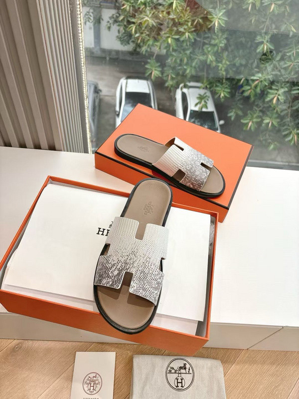 H*rmes Sandals