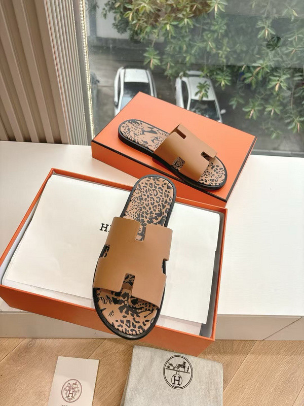 H*rmes Sandals