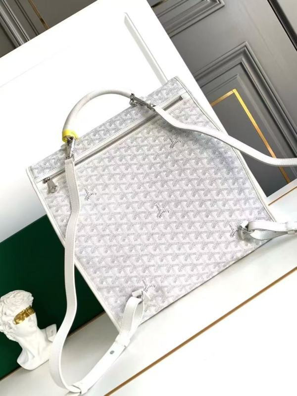 G09ard saint leger backpack