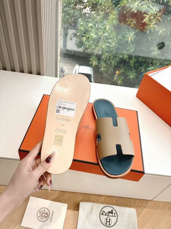 H*rmes Sandals