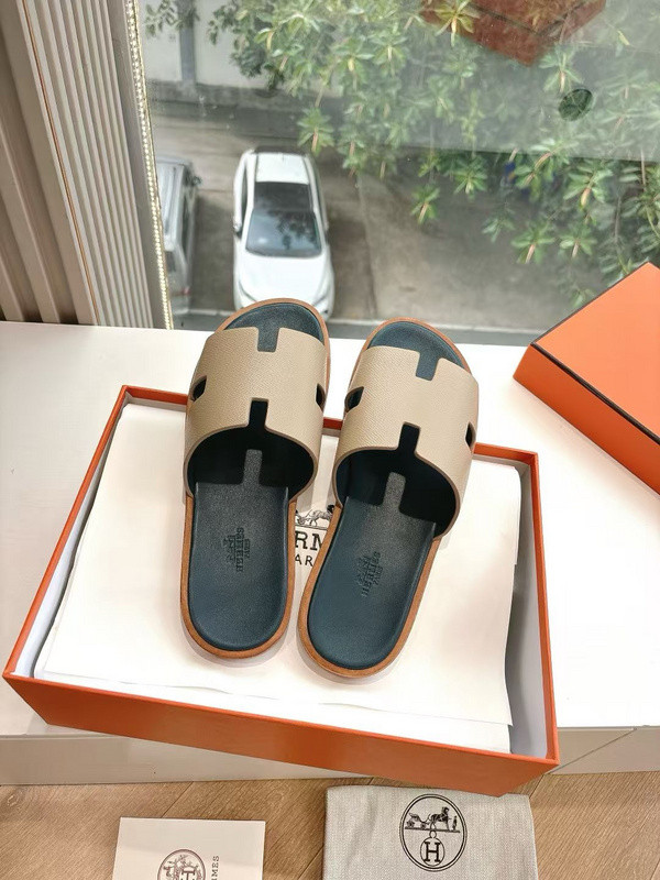 H*rmes Sandals