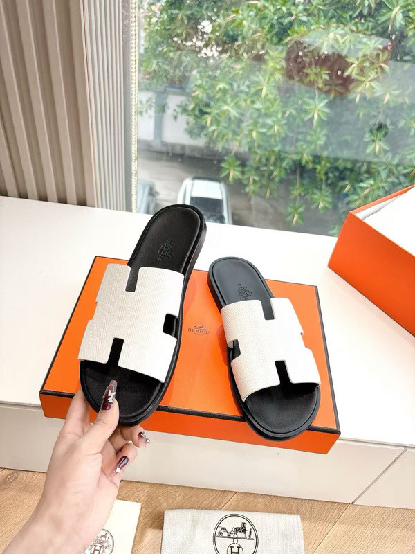 H*rmes Sandals