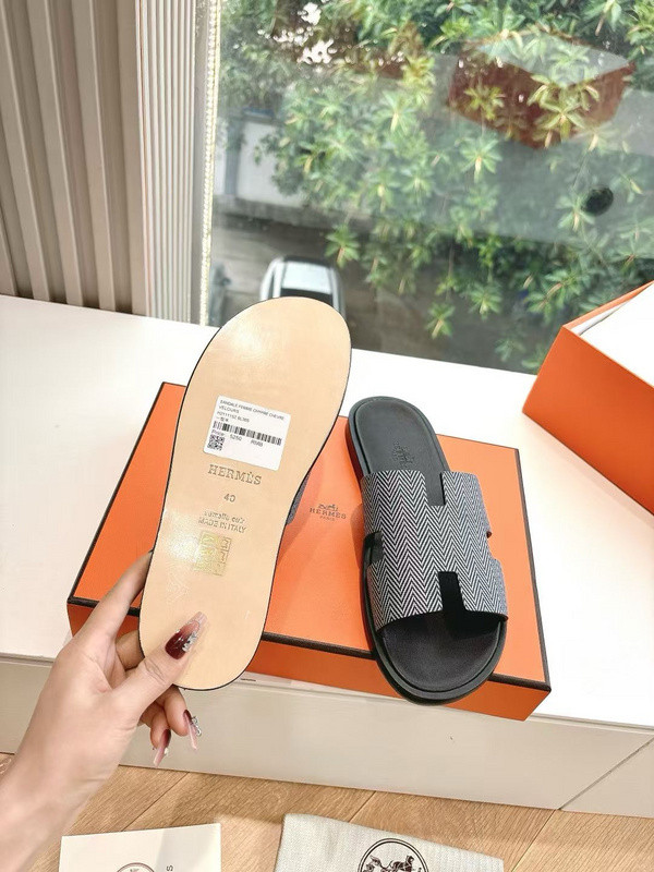 H*rmes Sandals