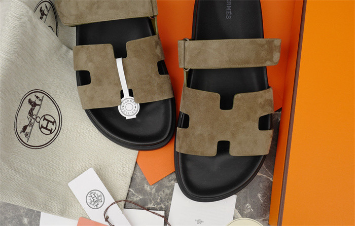 H*rmes Sandals