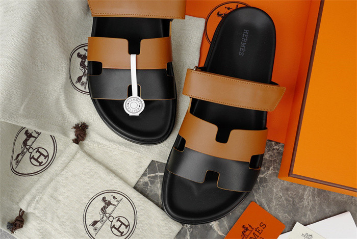 H*rmes Sandals