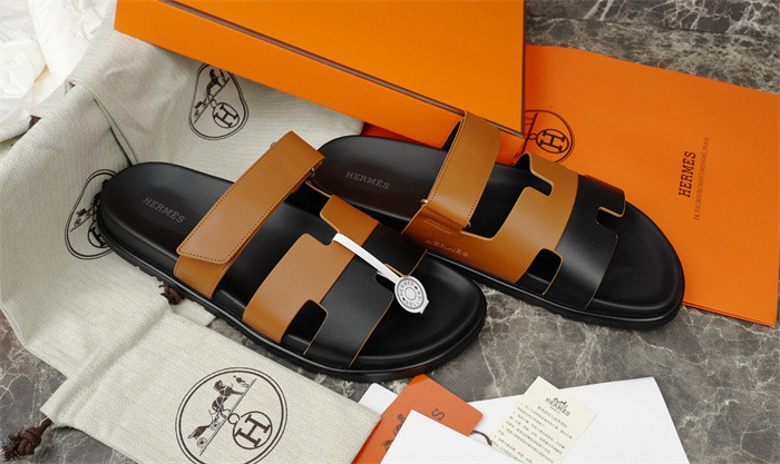 H*rmes Sandals