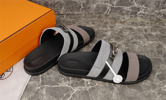 H*rmes Sandals