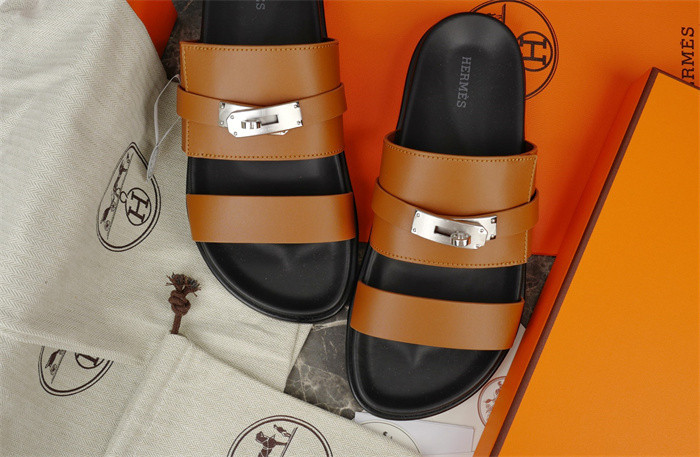 H*rmes Sandals
