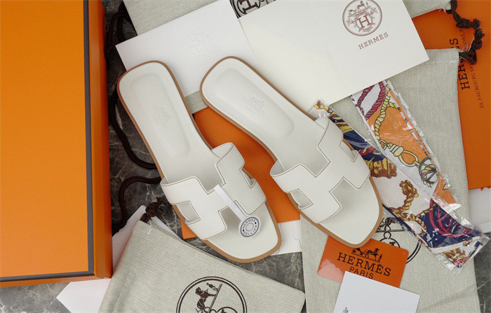 H*rmes Sandals