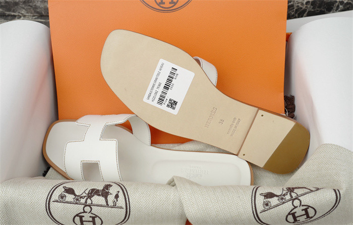 H*rmes Sandals