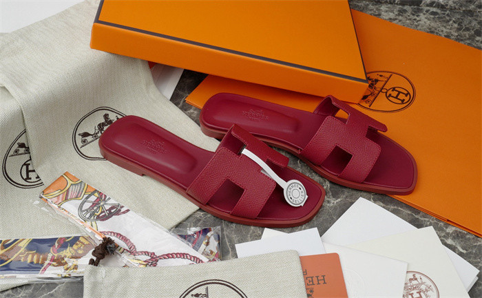 H*rmes Sandals