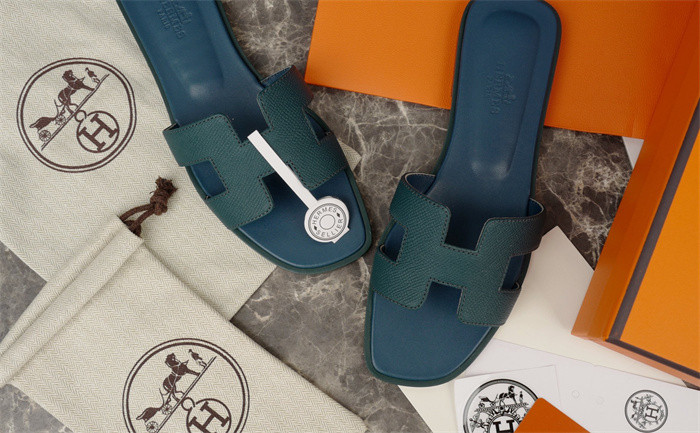 H*rmes Sandals