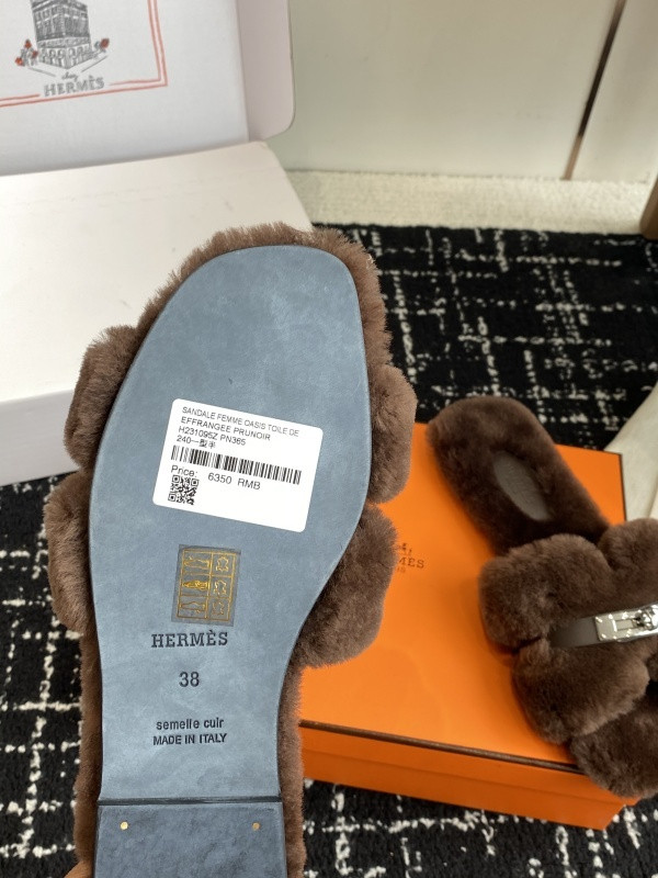 H*rmes Sandals