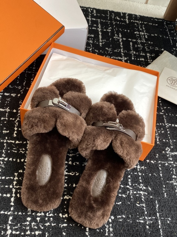 H*rmes Sandals