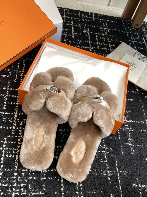 H*rmes Sandals