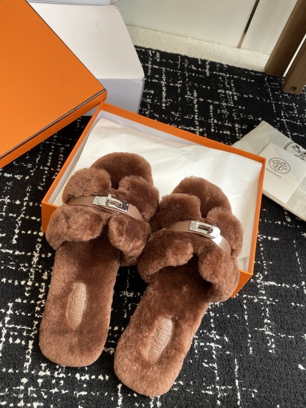 H*rmes Sandals