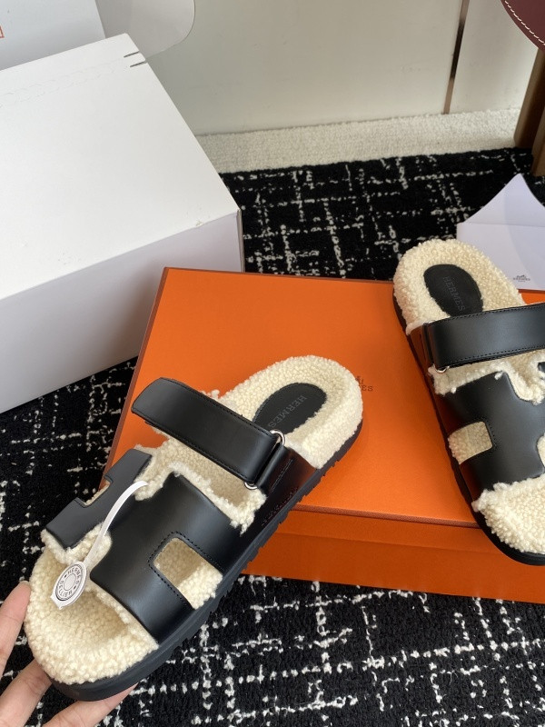 H*rmes Sandals