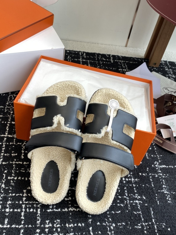 H*rmes Sandals