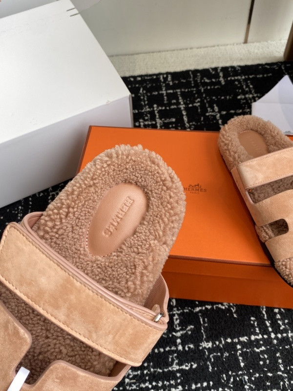 H*rmes Sandals