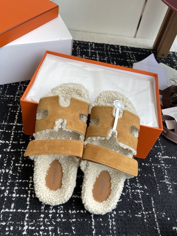 H*rmes Sandals