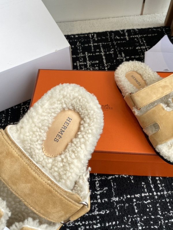 H*rmes Sandals