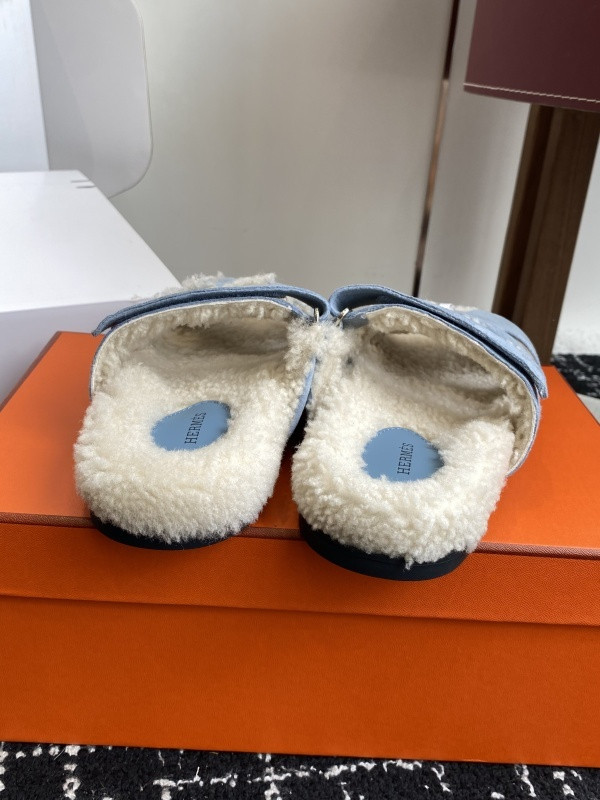 H*rmes Sandals