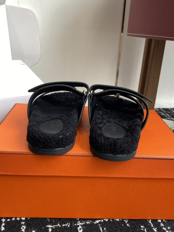 H*rmes Sandals