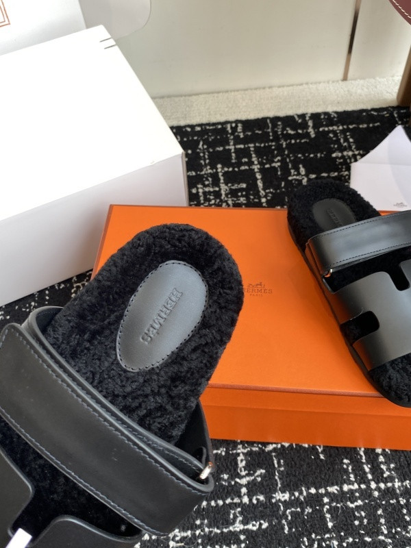H*rmes Sandals