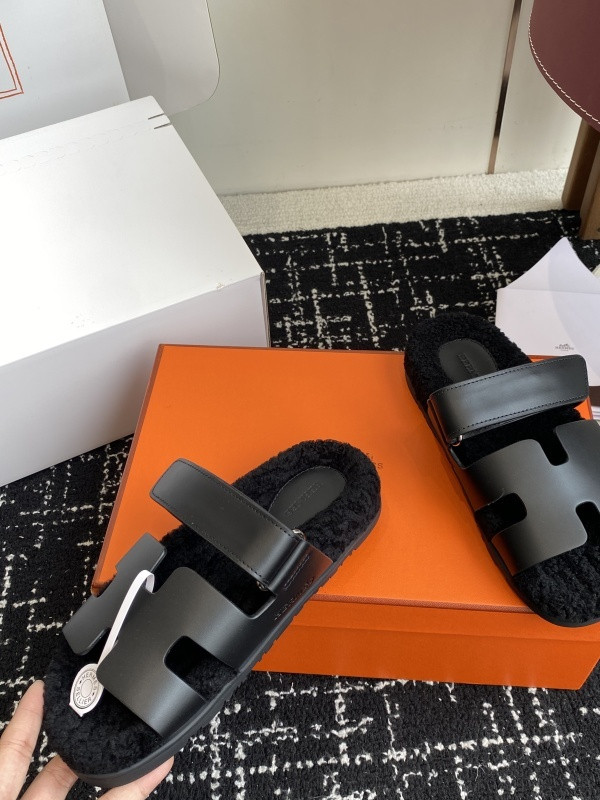 H*rmes Sandals
