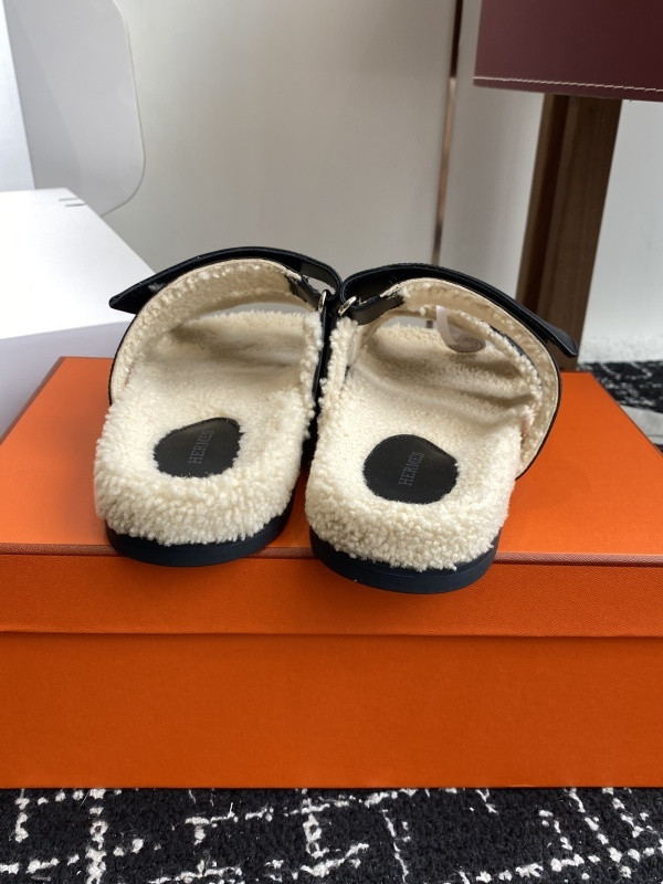 H*rmes Sandals