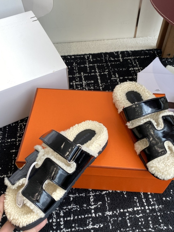 H*rmes Sandals