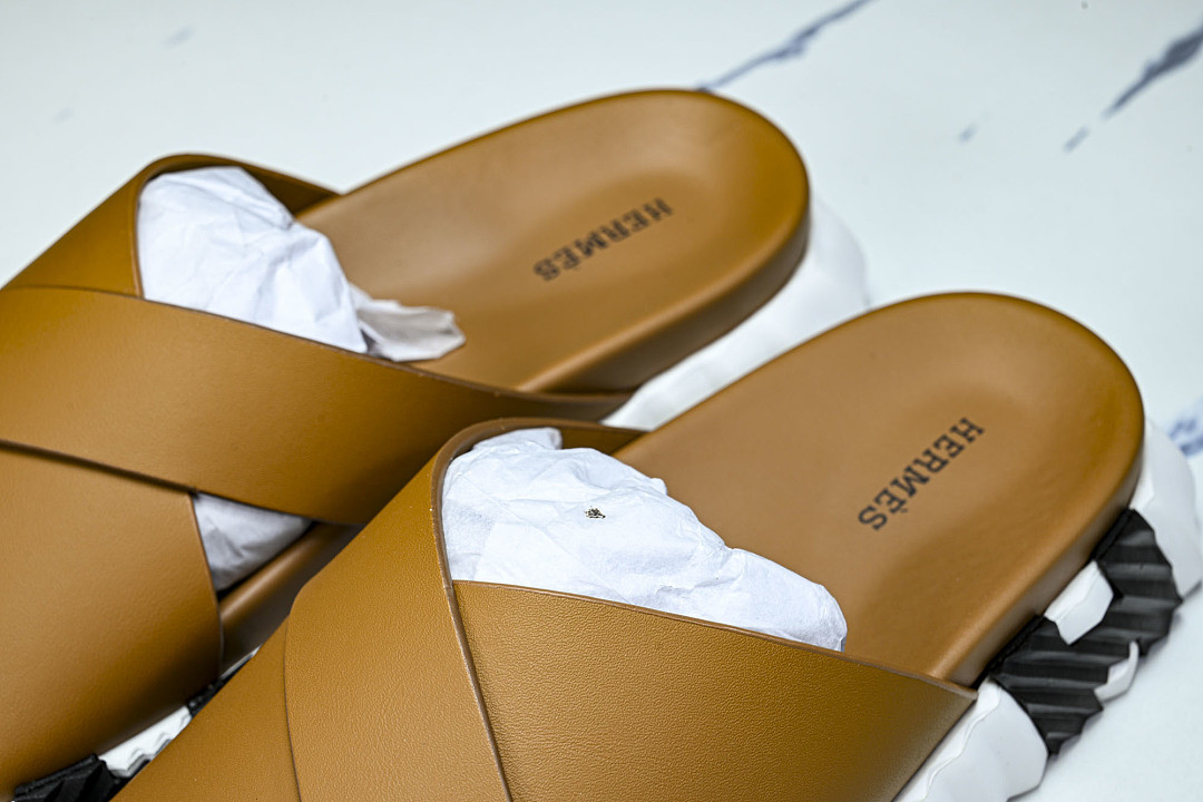 H*rmes Sandals