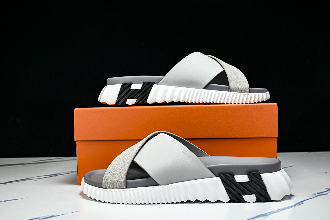 H*rmes Sandals