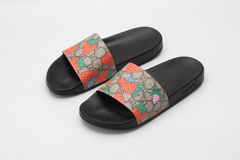 GUC LEATHER SLIDE