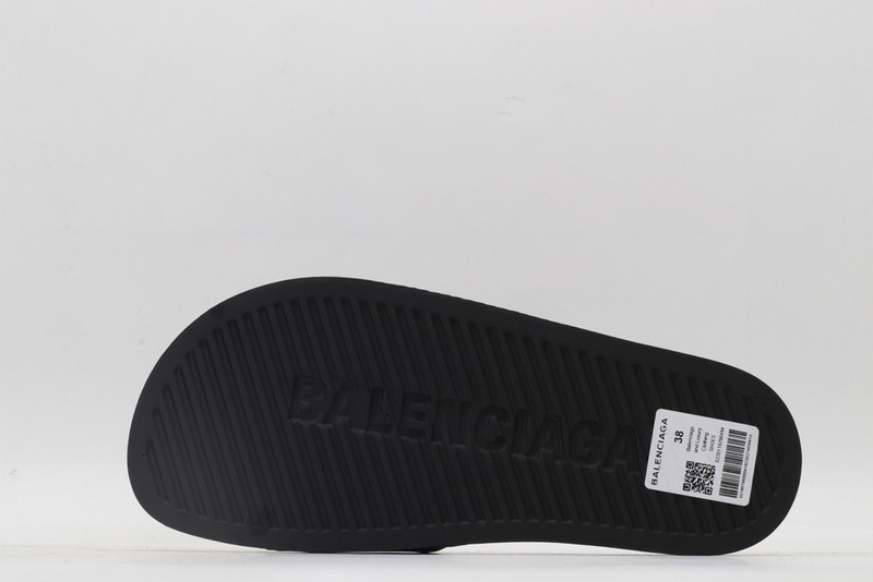 Ba*len*cia*ga black slides