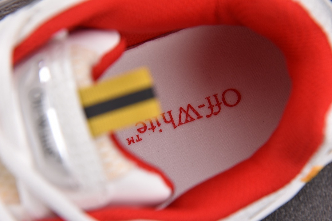 Off-White c/o Virgil Abloh