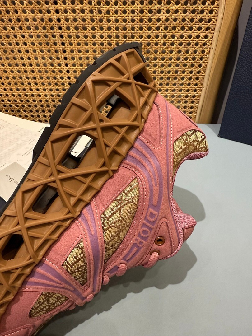 DR B35 NXXT sneaker