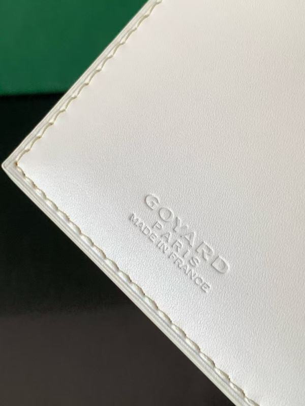 G09ard saint-roch long wallet
