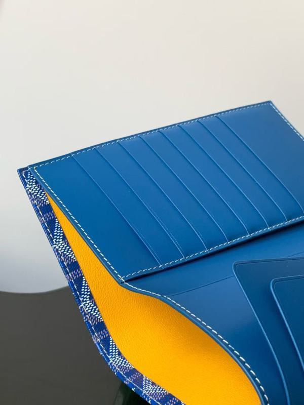 G09ard saint-roch long wallet