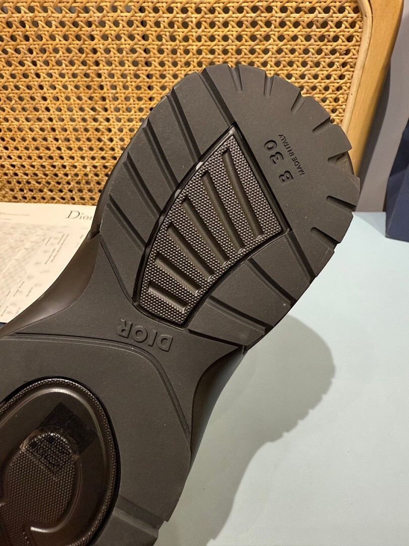 DR B30 SNEAKER