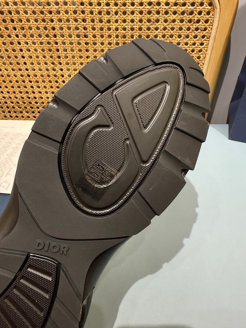 DR B30 SNEAKER