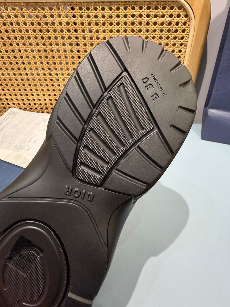 DR B30 SNEAKER