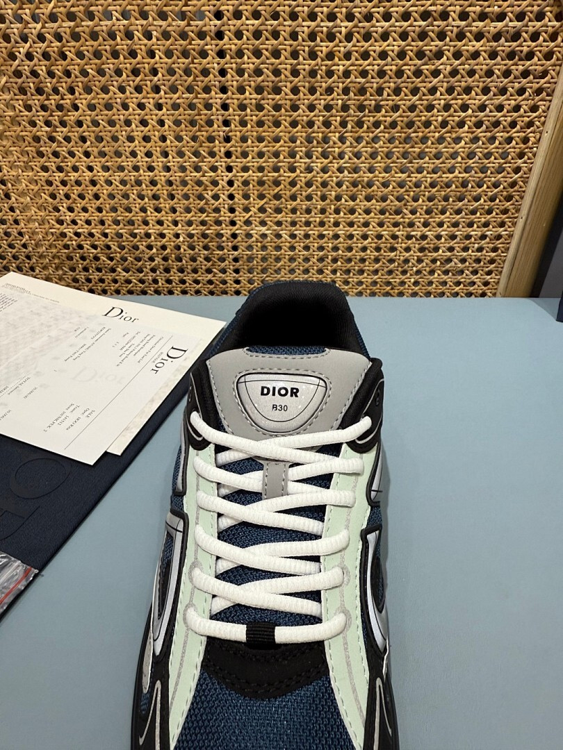 DR B30 SNEAKER