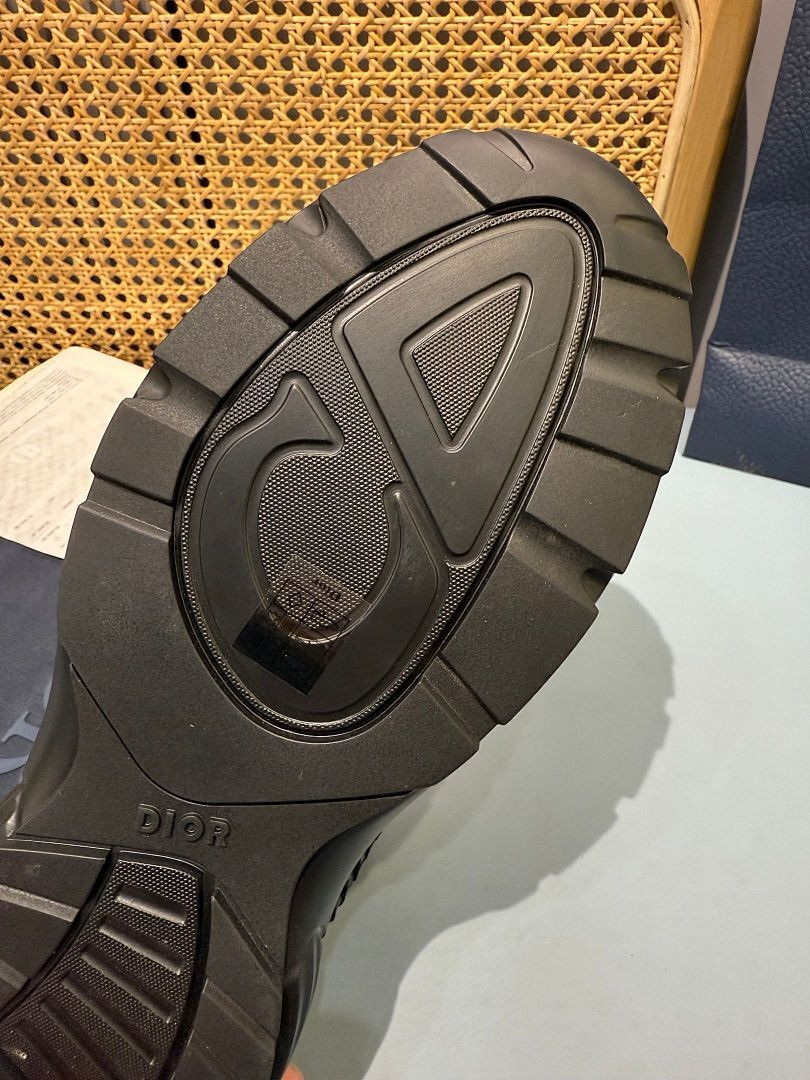 DR B30 SNEAKER