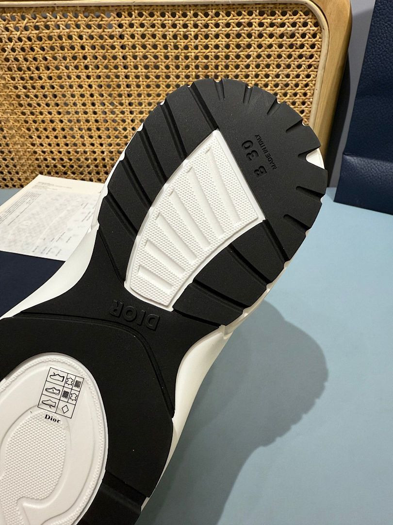 DR B30 SNEAKER