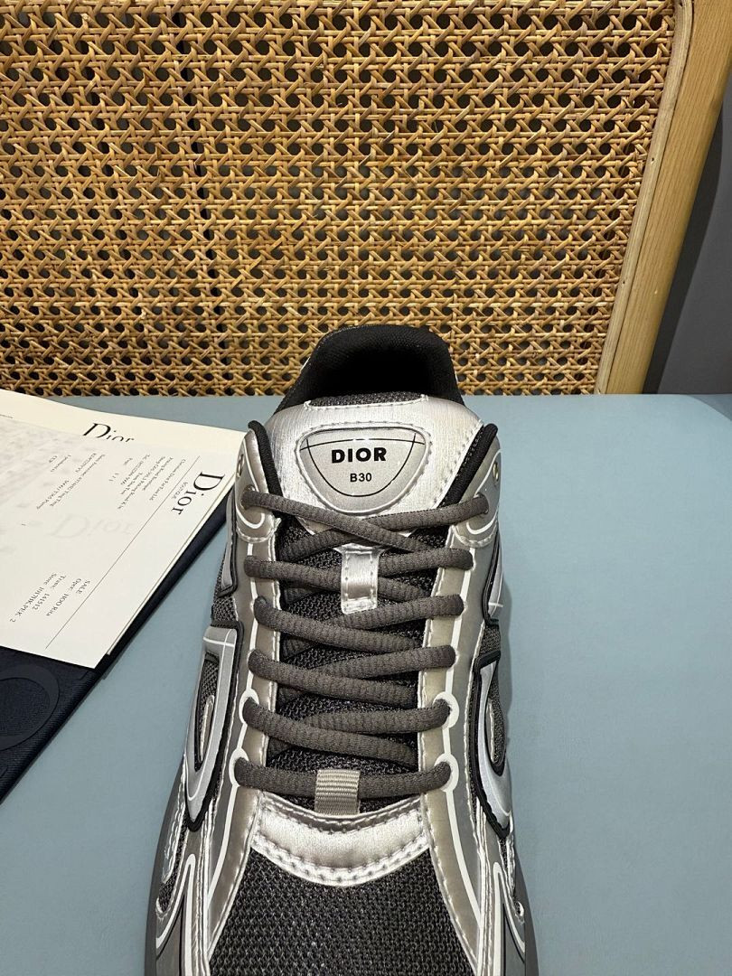 DR B30 SNEAKER