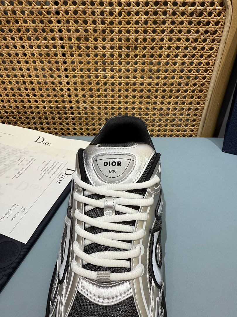 DR B30 SNEAKER