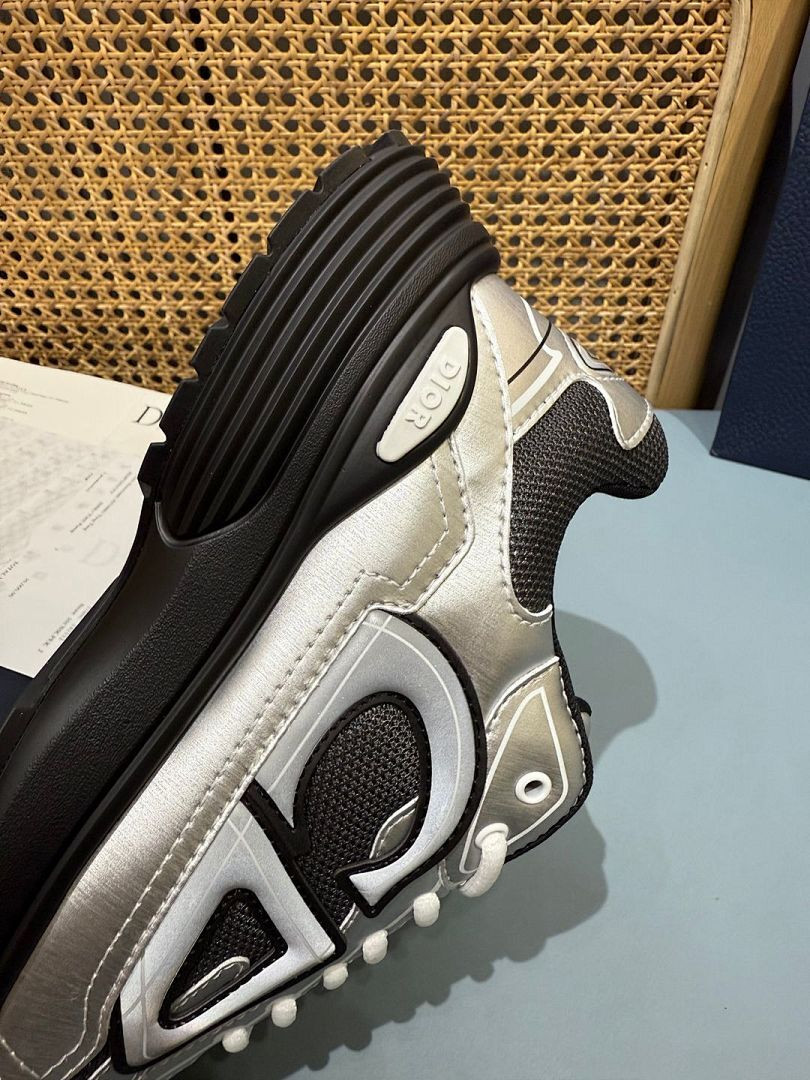DR B30 SNEAKER